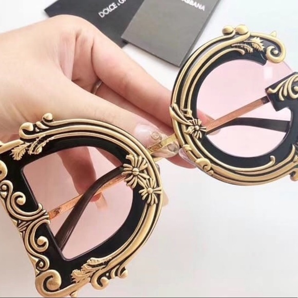 More photos coming soon! Designer inspired statement sunglasses, not authentic - Picture 2 of 6